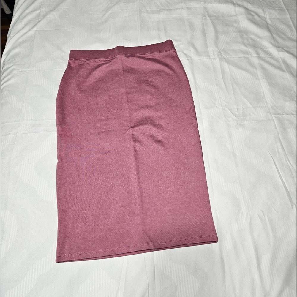 Elegant Pink Pencil Skirt